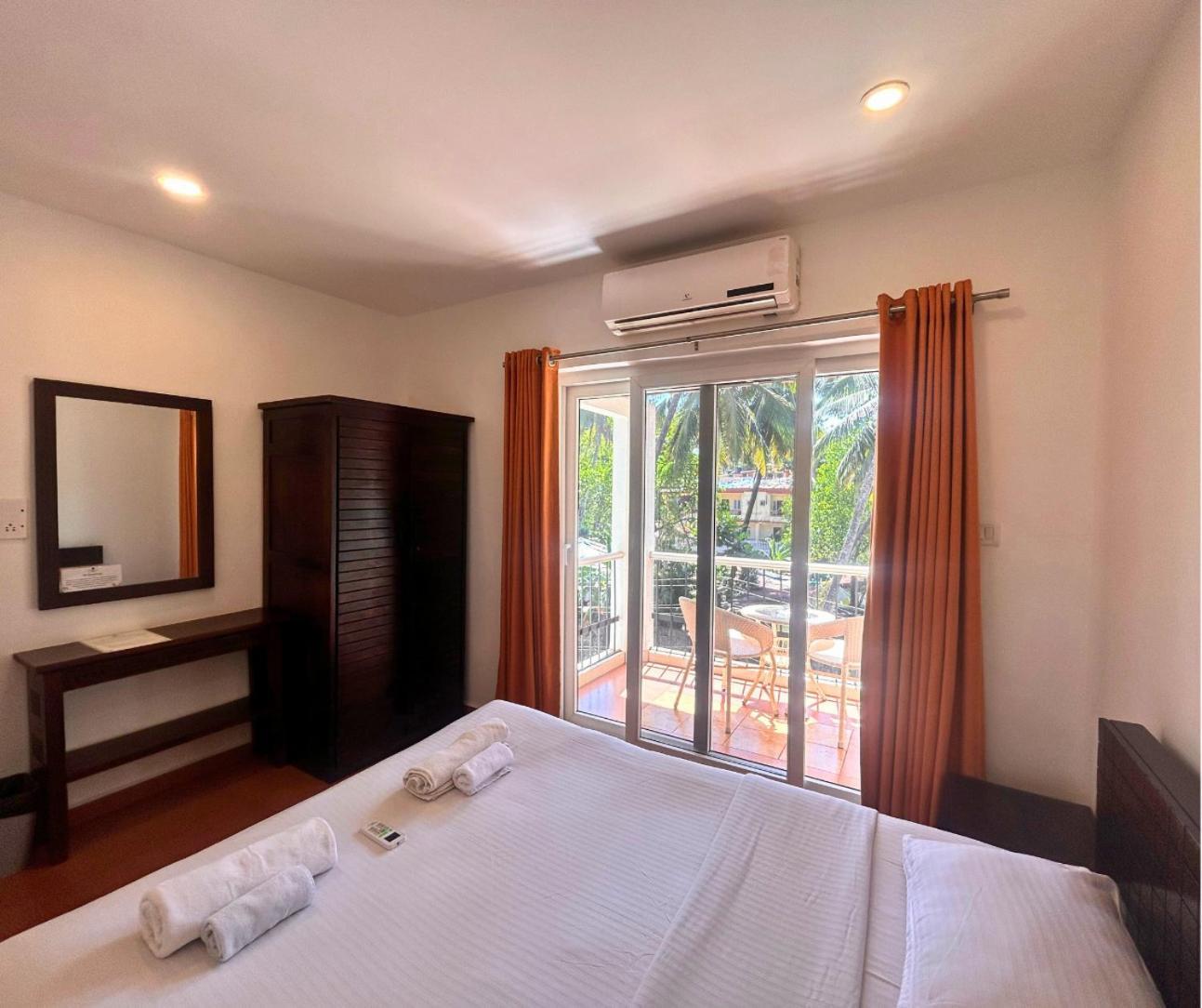 Jungle Hut-Annabelle'S Beach Apartments At Bernard Simao,Calangute,Goa 坎多林 外观 照片